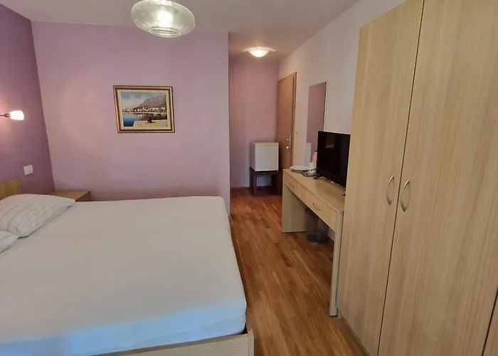 Dijana Гостьовий будинок *